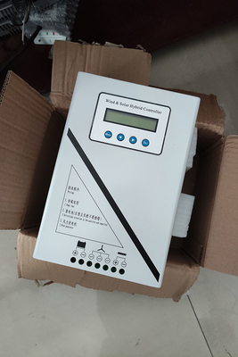 جهاز التحكم بالشحن MPPT خارج الشبكة بطارية 48 فولت 1000 وات متصلة بشاشة LCD