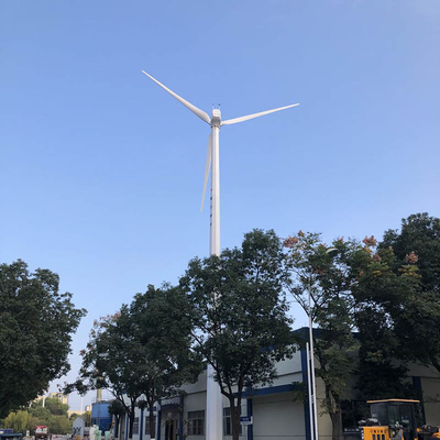 متعدد الألوان مولد توربينات الرياح الكهربائية 30kw 220V AC مولد الرياح الزجاج الألياف بليد