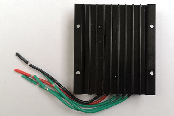 IP67 خارج الشبكة العاكس جهاز التحكم بالشحن 12V 24V 48V 1000W خارج الشبكة المسؤول عن المراقب المالي